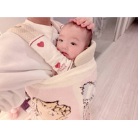 辻希美、予防接種に“泣かずニコニコ”だった次女をよしよし「偉かったよぉ～」