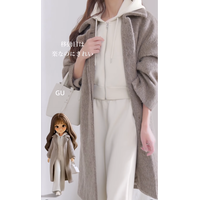 上下【GU】白スウェットで完成。着心地と清潔感を備えた大人のリラックススタイル【40代の毎日コーデ】