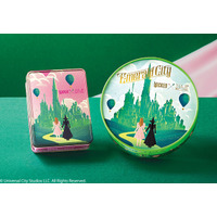『ウィキッド 永遠の約束』エメラルドシティをテーマに！ ストロベリー＆ピスタチオの“スペシャルボックス”第2弾発売