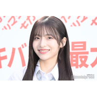 AKB48メンバー、美脚＆ウエストのぞくミニスカ全身ショットに反響「頭身バランス完璧」「ギャルっぽさが最高」