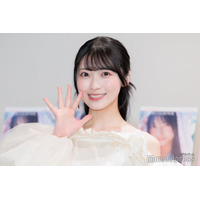 AKB48佐藤綺星、透けニーハイソックス×ミニスカ衣装で魅了「可愛すぎて叫んだ」「アクスタにして飾りたい」