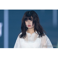 「今日好き」おひなさま（長浜広奈）美ウエストちらり「スタイル良い」「雰囲気違う」透明感溢れるホワイトコーデ【TGC2026 S/S】