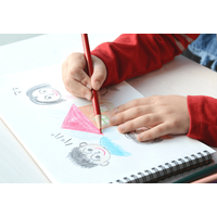 「絵を見てもらえなかった」と落ち込む孫　祖父がリビングに行くと⇒粋な計らいに「また描くね！」