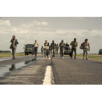 スティーヴン・キング処女作を映像化『ロングウォーク』公開日は6月26日に　極限状態で歩き続ける少年たちの場面写真も