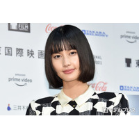 橋本愛、HANAライブへ 美脚際立つコーデに「スタイルレベチ」「かっこよすぎる」と反響相次ぐ