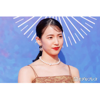 AKB48メンバー、ミニスカ＆スニーカーで美脚際立つ 金→黒髪イメチェンも話題「脚長すぎ」「雰囲気変わる」の声