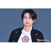 「ブルーロック」実写化出演話題・綱啓永、12個ボタンジャケット着こなす シンプルコーデでスタイル輝く【ガルアワ2026SS】