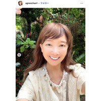 アグネス・チャン、ピンクミニワンピで美脚スラリ「スタイル変わらない」「ご自宅がゴージャス」の声