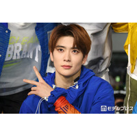NCTジェヒョンが除隊 軍服姿の近影＆ジョンウとの2ショット公開「変わらない笑顔で泣ける」「かっこよすぎる」と話題