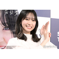 日向坂46金村美玖、短パンから美脚スラリ フェス参戦コーデに「まさか変装ゼロでいたとは」「スタイル抜群」の声