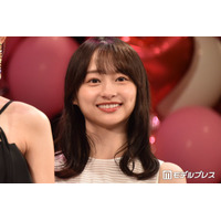 影山優佳、ワンピースから圧巻美脚輝く「スタイル抜群」「顔ほんのり赤くて可愛い」と反響