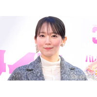 吉岡里帆、“別人級”黒柳徹子風ヘアを披露「新鮮」「クオリティ高い」の声