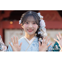 AKB48メンバー「本物の双子コーデ」双子妹とのディズニーショット公開「雰囲気似てる」「最強の双子」と反響