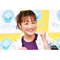 鈴木奈々「車で迎えに来てくれた」“二つ上”兄との2ショット公開に反響「スタイル良くてイケメンオーラ凄い」「恋人かと思った」の声