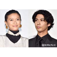 賀来賢人、妻・榮倉奈々の自宅テレビ前プラベショット公開「お互いの出演番組チェックしてるの素敵」「ラブラブ」と反響