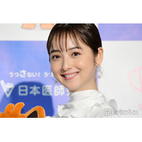 佐々木希、なめことほうれん草の味噌汁披露「健康的」「彩り綺麗」の声