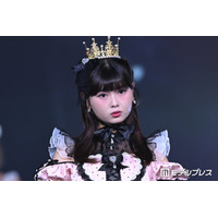 「今日好き」おひなさま（長浜広奈）、美脚際立つフリルドレス姿に熱視線「アニメから出てきたみたい」「天才的に似合ってる」【オキコレ2026】