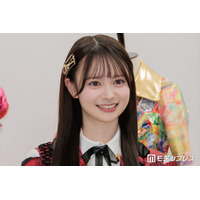 “顔面重要文化財”AKB48センター伊藤百花、美脚際立つショーパン×タンクトップ姿で肌見せ「透明感レベチ」「可愛すぎて目が釘付け」