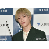 THE RAMPAGE藤原樹「おじ活、頑張ります」生まれたばかりの甥を抱く姿公開「尊い」「抱っこする手が優しすぎる」と反響
