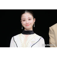 橋本環奈、山崎賢人は「信に似ている」人柄を絶賛 関係性を家族に例えるなら？「一番年下なんですけど…」【「キングダム」シネマコンサート】