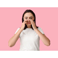 地味にストレスな「鼻づまり」、親指のある部分をさするだけで解消するってホント？詰まる原因と対処法【体のプロが解説】