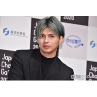 3児の親 川崎希の夫・アレクサンダー、1歳になった次女の姿公開「パパそっくり」「最強遺伝子」と反響