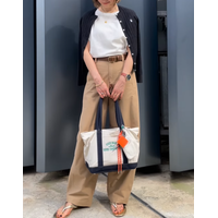 シンプル配色でオシャレ。【ユニクロ】ベージュパンツで仕上げる大人カジュアルな着こなし【40代の毎日コーデ】