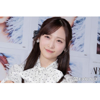 AKB48小栗有以、夏フェス衣装で美脚＆美ウエストちらり「スタイル抜群」「太陽より輝いてる」と絶賛の声