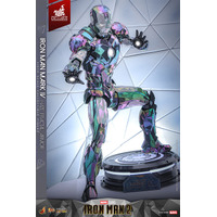 角度で色が変わる！玉虫色に輝くアイアンマンフィギュアが世界2500体限定で登場
