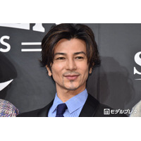 武田真治、22歳下の妻・静まなみと“夫婦初共演”2ショット動画公開「ずっとまなみさん見つめてて素敵」「雰囲気が最高」の声