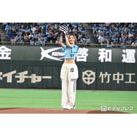 Hearts2Hearts、東京ドーム登場でパフォーマンス ジウは始球式で美しいフォーム披露・日本語で挨拶も