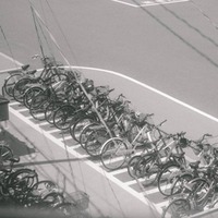 SIX LOUNGE、8月26日リリースのニューアルバム「逆夢」からリード曲「君がいるはずの駅」先行配信リリース