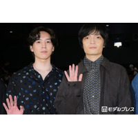坂東龍汰＆岡山天音、お互いに「天才」ステージ上で褒め合い「この舞台挨拶きもいかも（笑）」【我々は宇宙人】