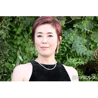 寺島しのぶ、息子・尾上眞秀＆愛犬の2ショット公開「仲良しで可愛い」「ずっと見てられる」と反響