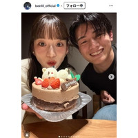 サッカー日本代表・上田綺世選手、28歳誕生日の家族3ショット公開「ハッピーオーラが溢れてる」「娘ちゃんもおめかししてて可愛い」の声