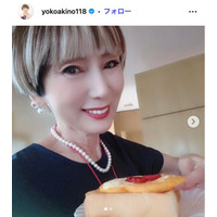 秋野暢子、朝から“ガッツリ”メンチカツサンドの朝食公開「ボリュームたっぷり」「メンチカツ分厚くて食べごたえありそう」の声