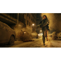 銃も格闘も苦手な新主人公の魅力語る『バイオハザード』特別映像　謎めいたX線写真も…