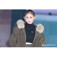 ゆうちゃみ、ショート丈トップスで美ウエストちらり「圧巻のスタイル」「何頭身？」と話題【ガルアワ2026A/W】