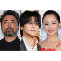赤西仁「今宵は僕の彼女達と」豪華ショットが話題「エリカ様美しい」「美男美女揃ってる」