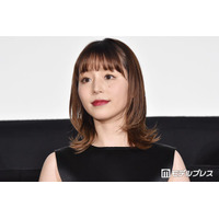 平野綾、誕生日に美デコルテ際立つ気品溢れるドレス姿披露「映画のワンシーンみたい」「大人の魅力が増してる」と絶賛の声