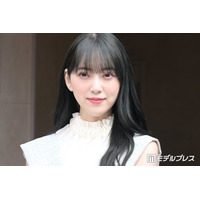 堀未央奈、美背中輝くキャミソール姿公開「この透明感がまさにジブリ」「見返り美人」と反響