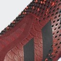 adidasが新作スパイク『ドラゴン プレデター』を発売！“ウロコ”まで表現 画像