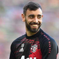 B・フェルナンデス、古巣の17歳GKを特訓！謎の「ジャンプPK」も 画像