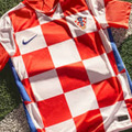 クロアチア代表、EURO2020新ユニフォーム発表！「ダークカラー再び登場」 画像