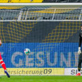 ドルトムントGKがPK阻止放棄！双子ベンダーの引退ラストシーンがいい 画像