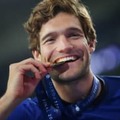 CL優勝後にチェルシー選手と熟睡ファンが遭遇！すると、こうなった 画像