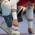 これぞ「背面神セーブ」！フットサルでの超絶技巧キーパーが話題 画像