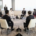 首相、自動車整備士と車座 画像