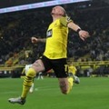 大バズリしたガン飛ばした男児、ドルトムント選手に謝る！和解して友達になる 画像