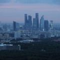 モスクワの市街＝2018年7月（AP＝共同）